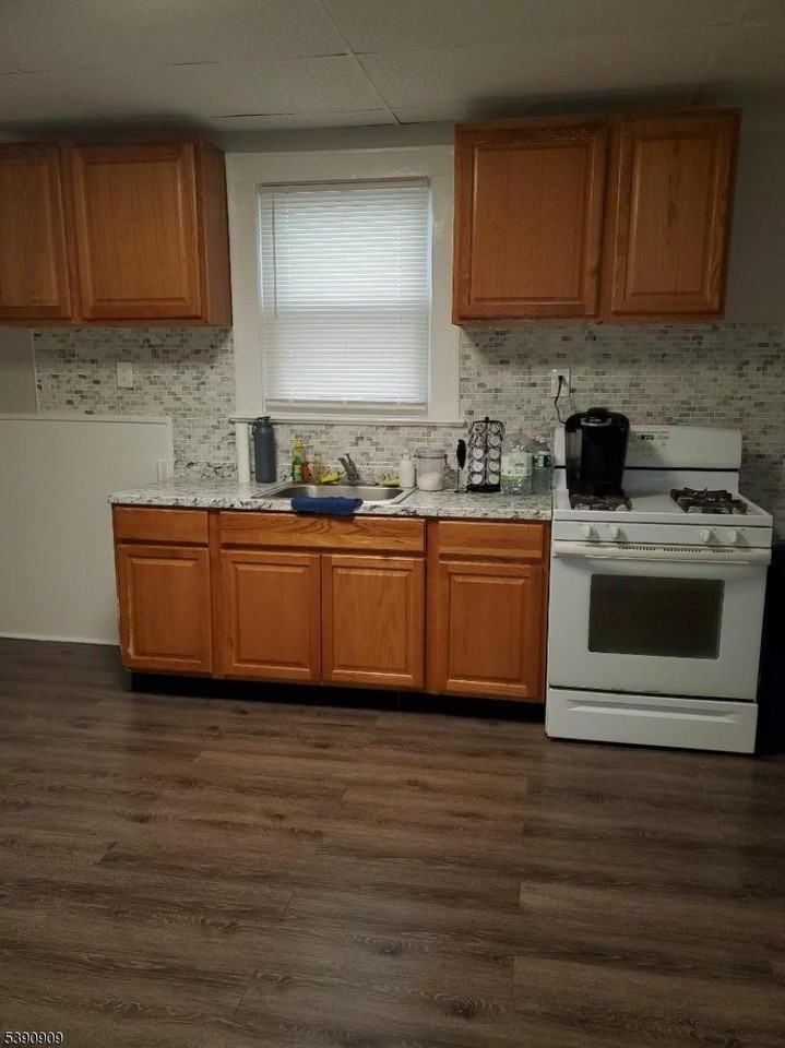 404 N 6th St #A - Photo 3 of 19