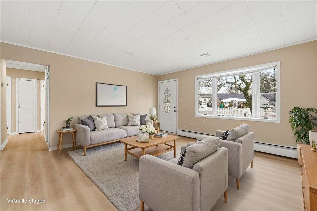 52 Markham Rd - Photo 3 of 33