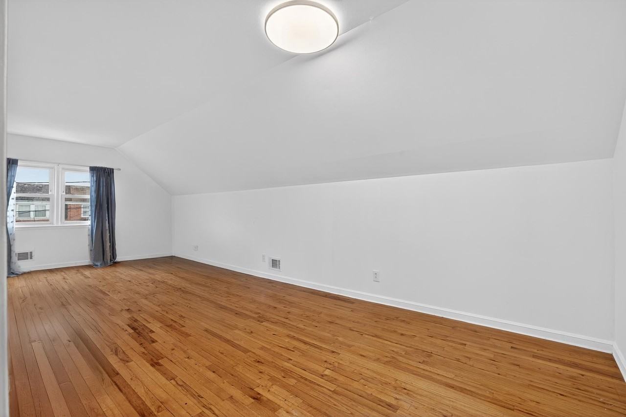 16 Crossgate Rd #2 - Photo 4 of 11