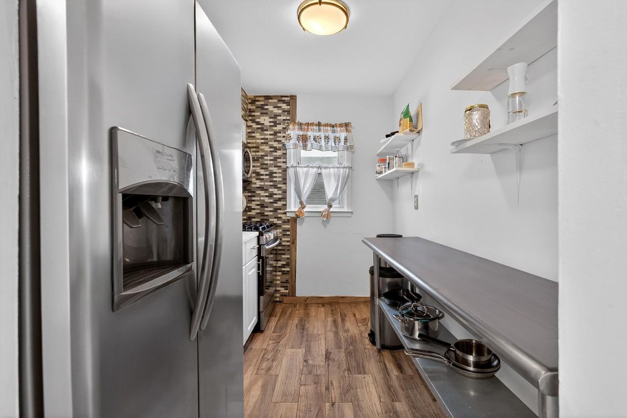 16 Crossgate Rd #2 - Photo 7 of 11