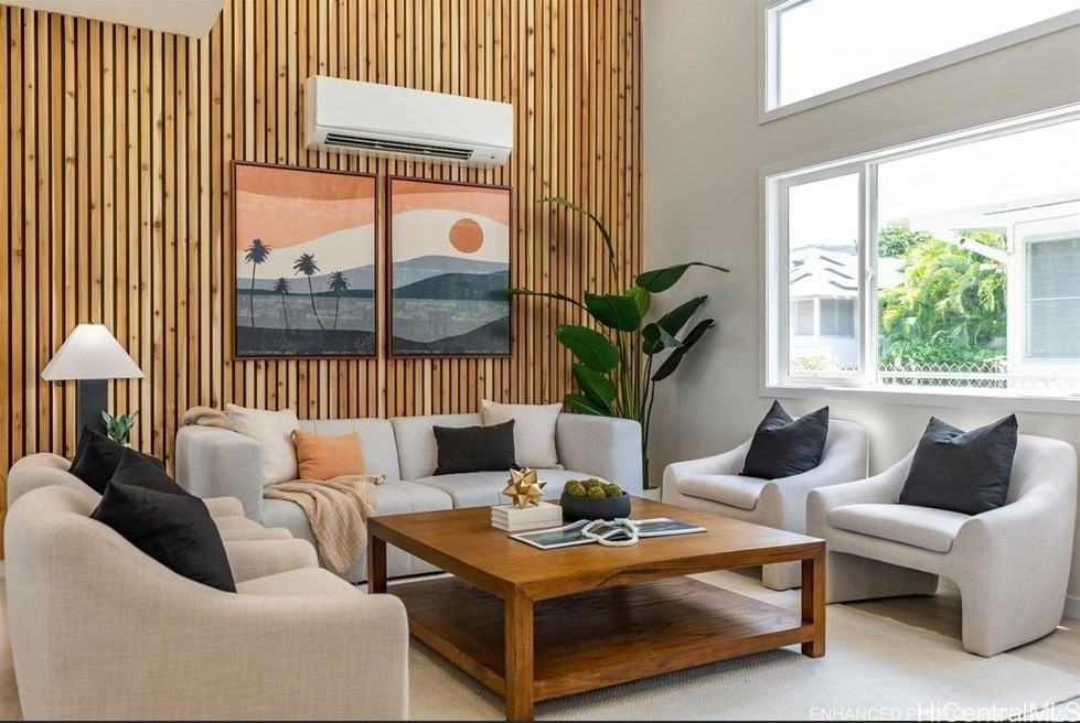 1364 Frank St - Photo 3 of 16