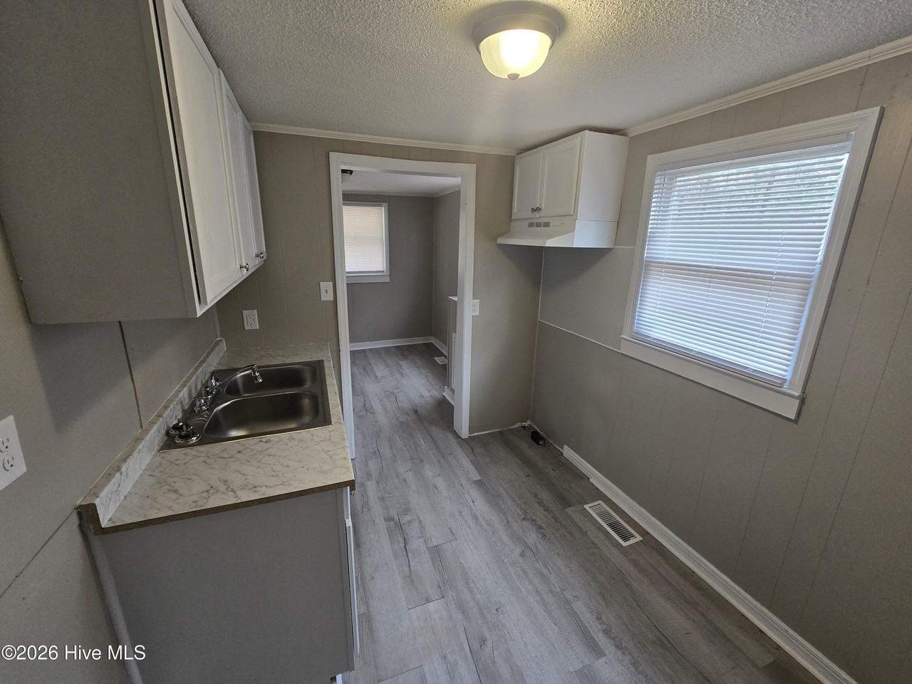 313 Jacobs St - Photo 5 of 8