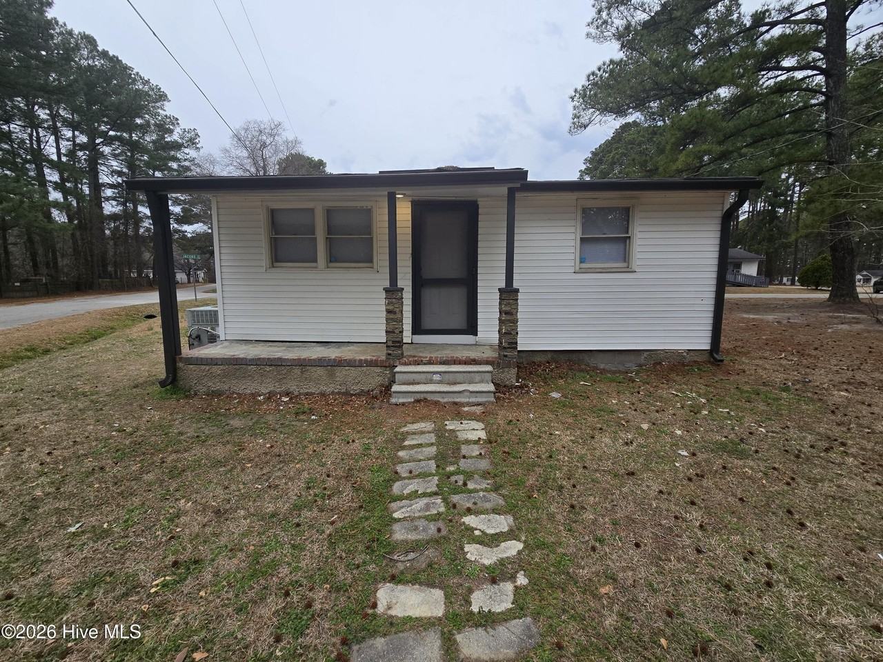 313 Jacobs St - Photo 6 of 8