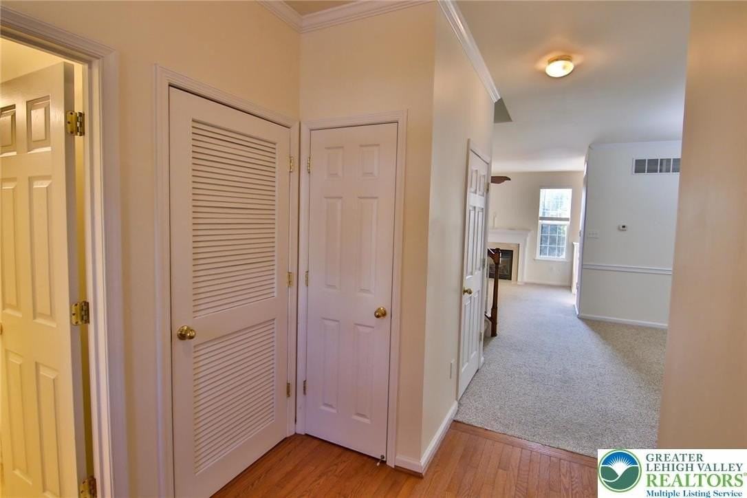 867 King Way - Photo 3 of 36