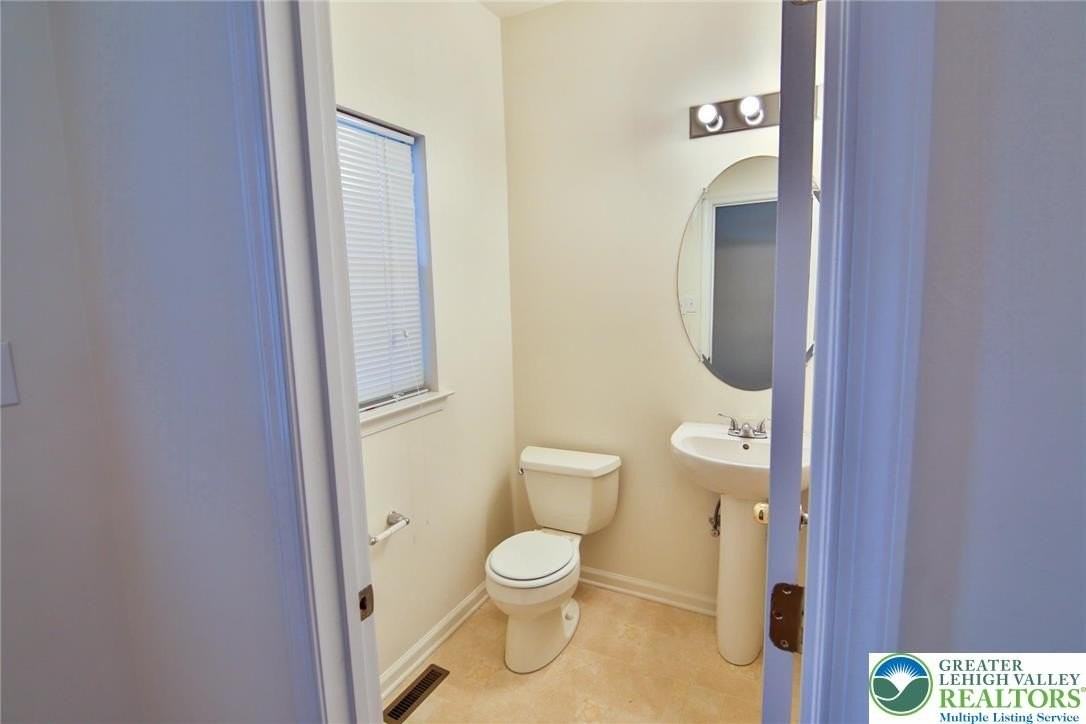 867 King Way - Photo 6 of 36