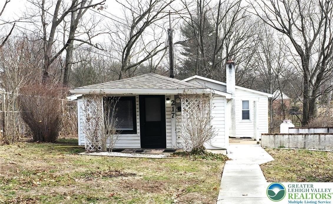 215 Cowpath Rd - Photo 2 of 12