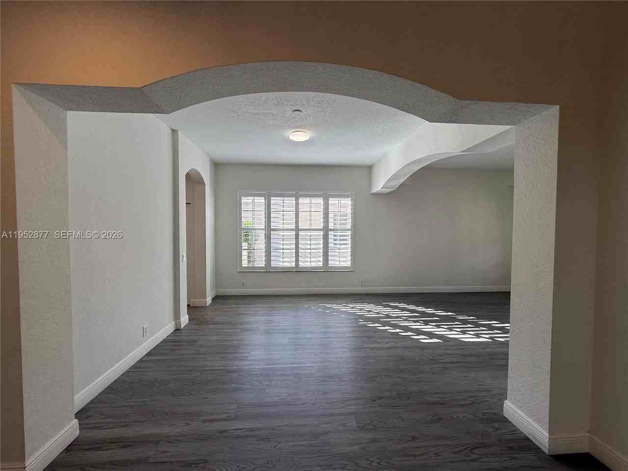 1971 Harbor View Cir #1971 - Photo 5 of 31