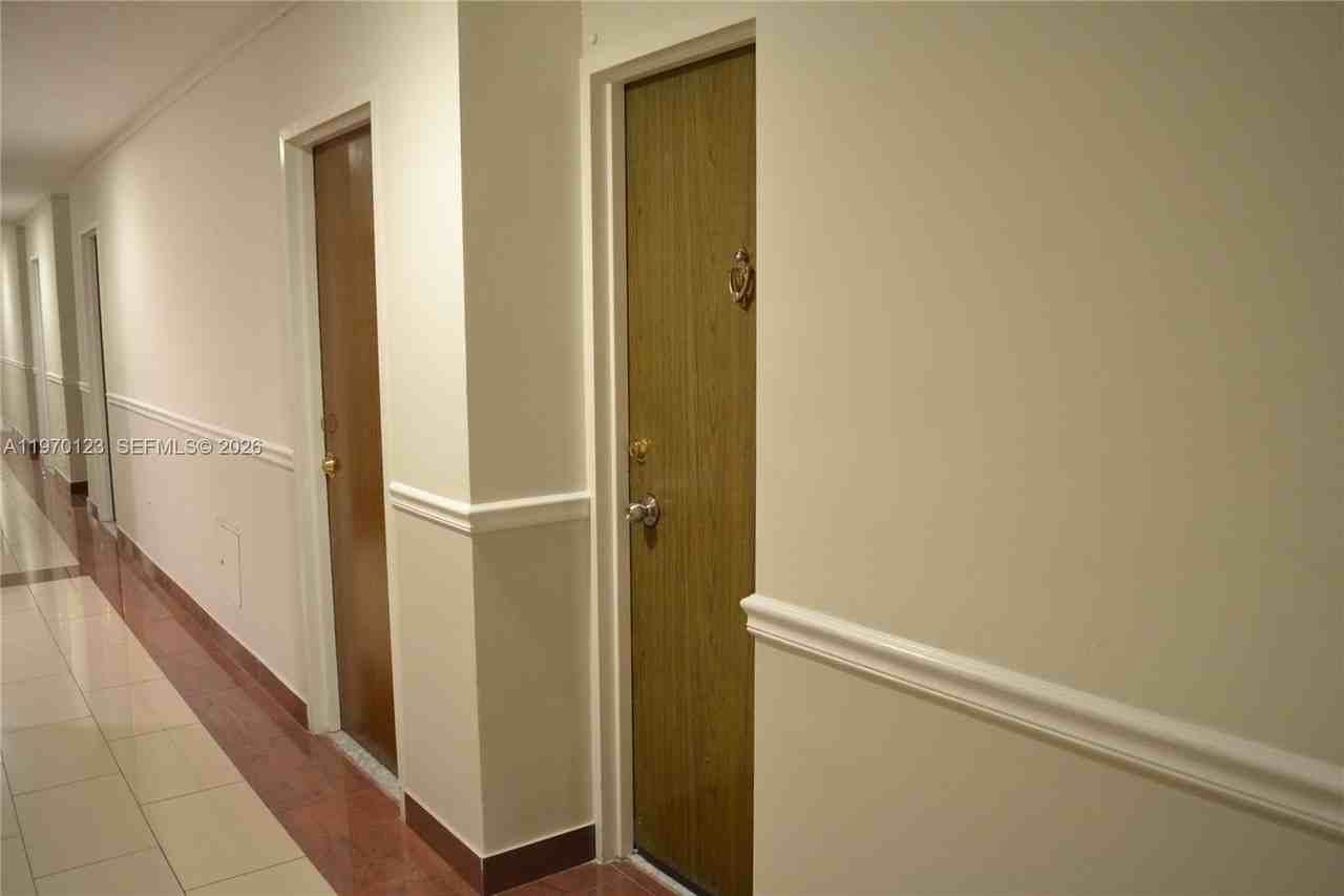 2899 Collins Ave #440 - Photo 3 of 24