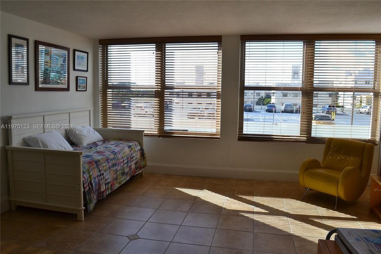 2899 Collins Ave #440 - Photo 5 of 24