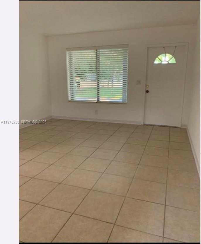 401 Sw 8th St #A - Photo 3 of 17