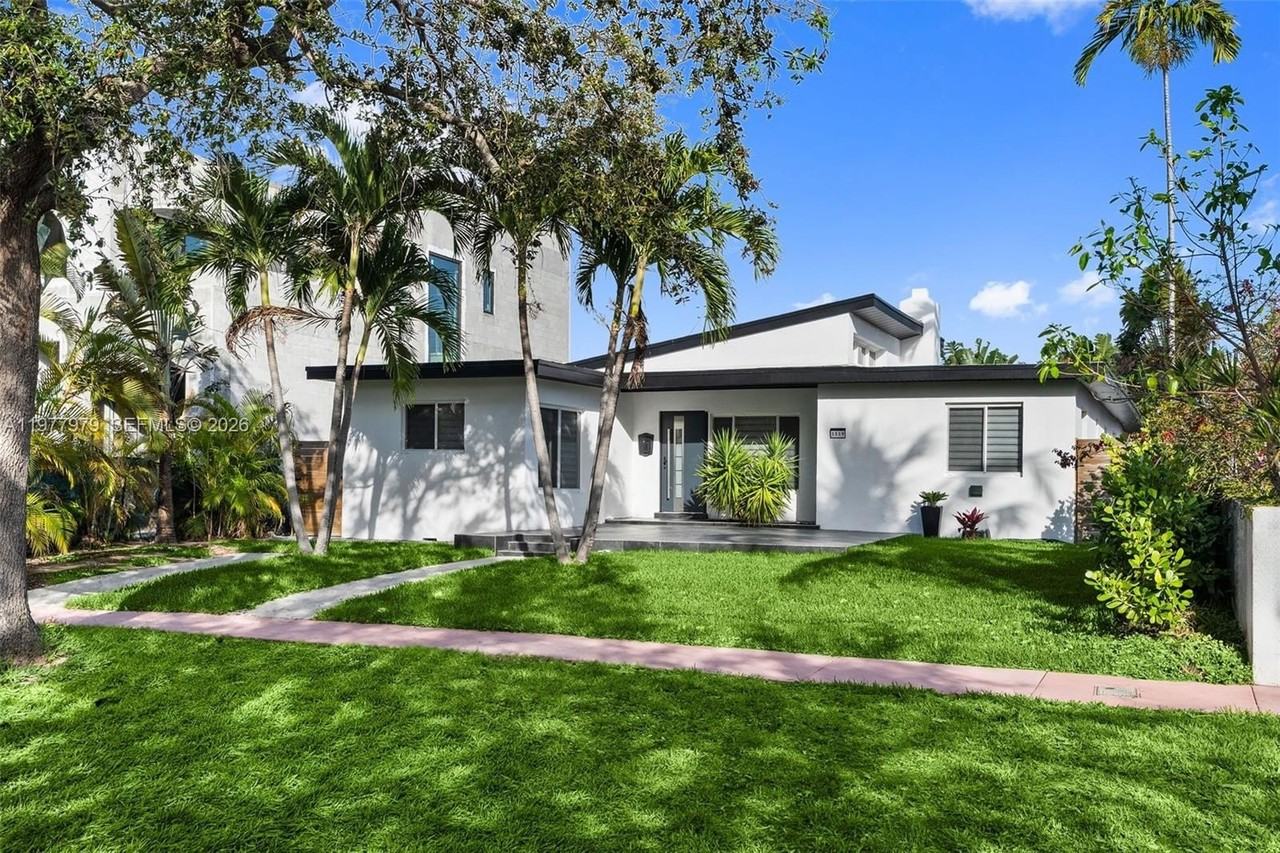 1519 Biarritz Dr - Photo 3 of 44