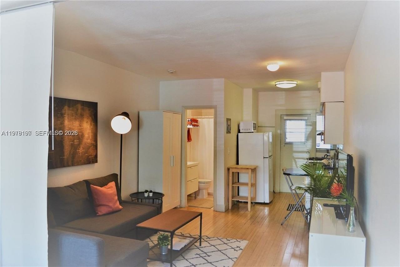 300 74th St #5 - Photo 5 of 8