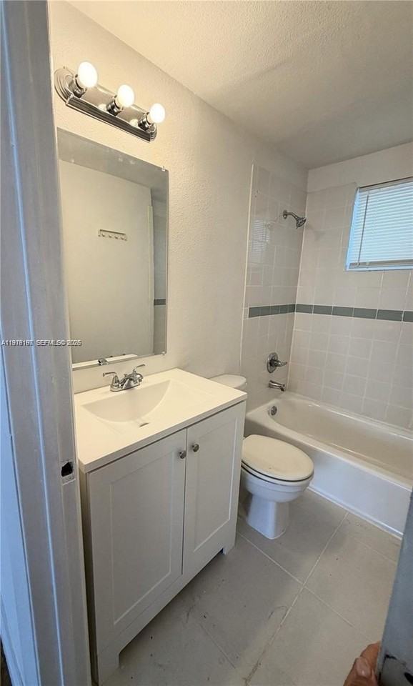 300 74th St #5 - Photo 7 of 8