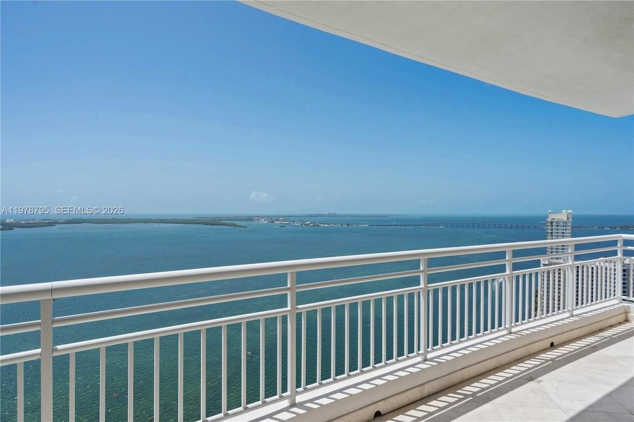 808 Brickell Key Dr #3304 - Photo 4 of 50