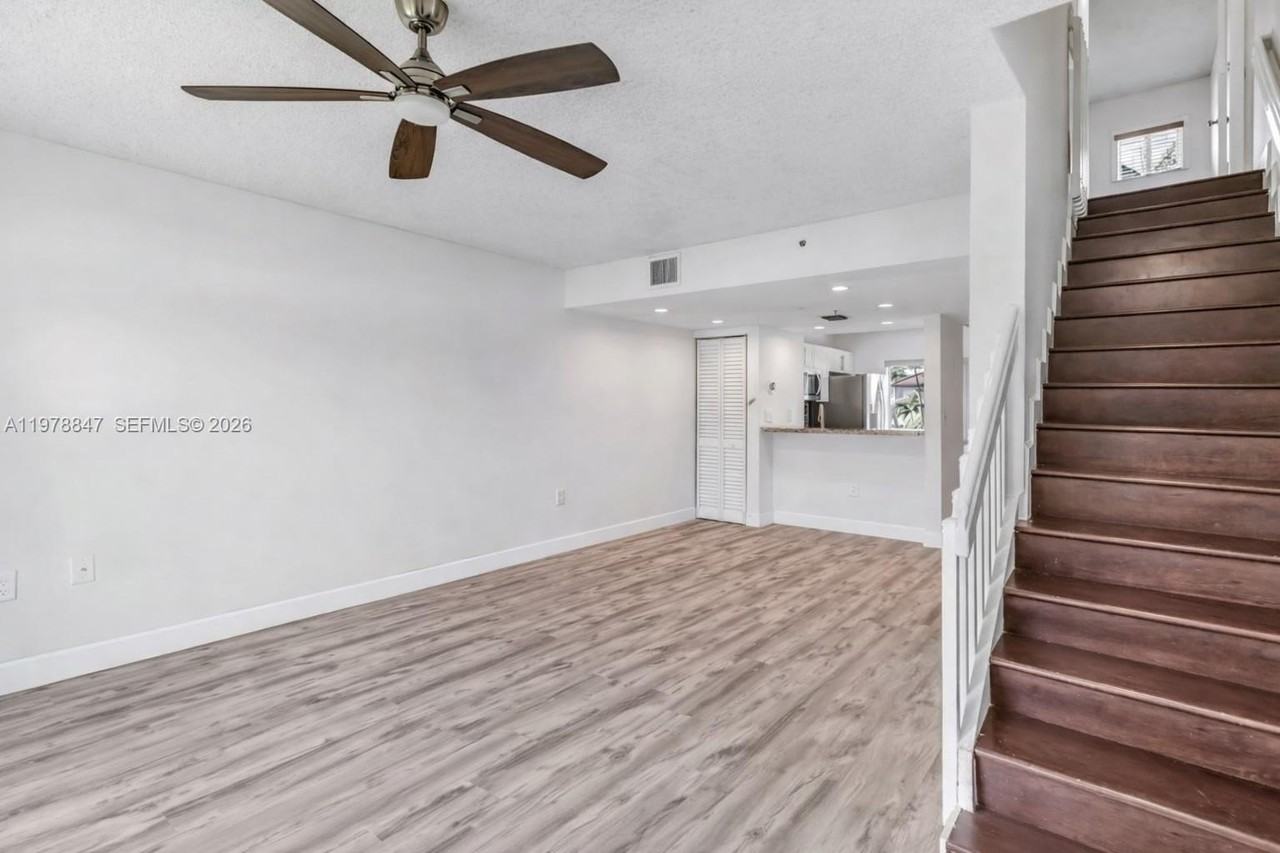 126 Riviera Cir #126 - Photo 5 of 13