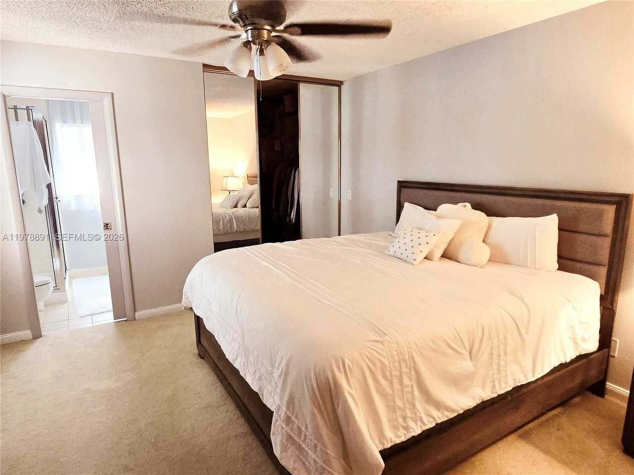 1931 Hartford Ct #21C - Photo 7 of 40