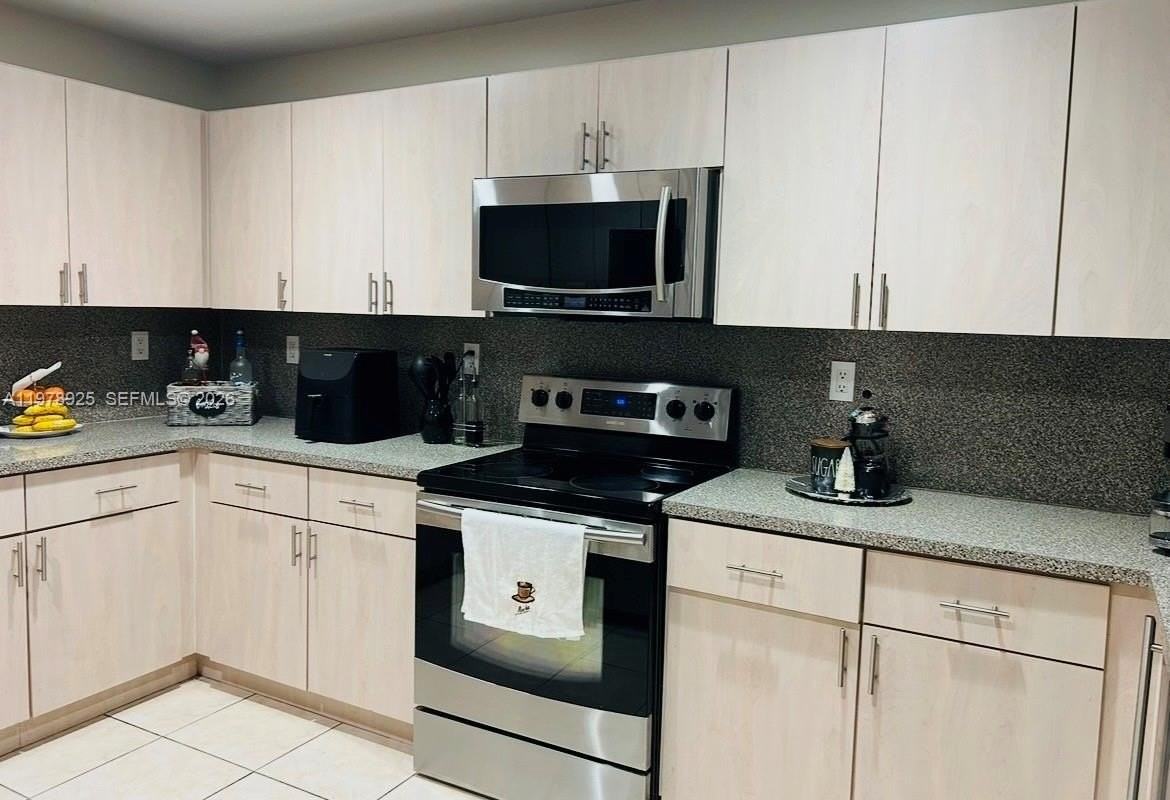 16390 Sw 46th Ter #0 - Photo 4 of 8