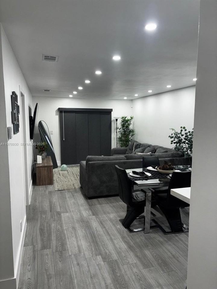 8036 Nw 41st Ct #8036 - Photo 3 of 12