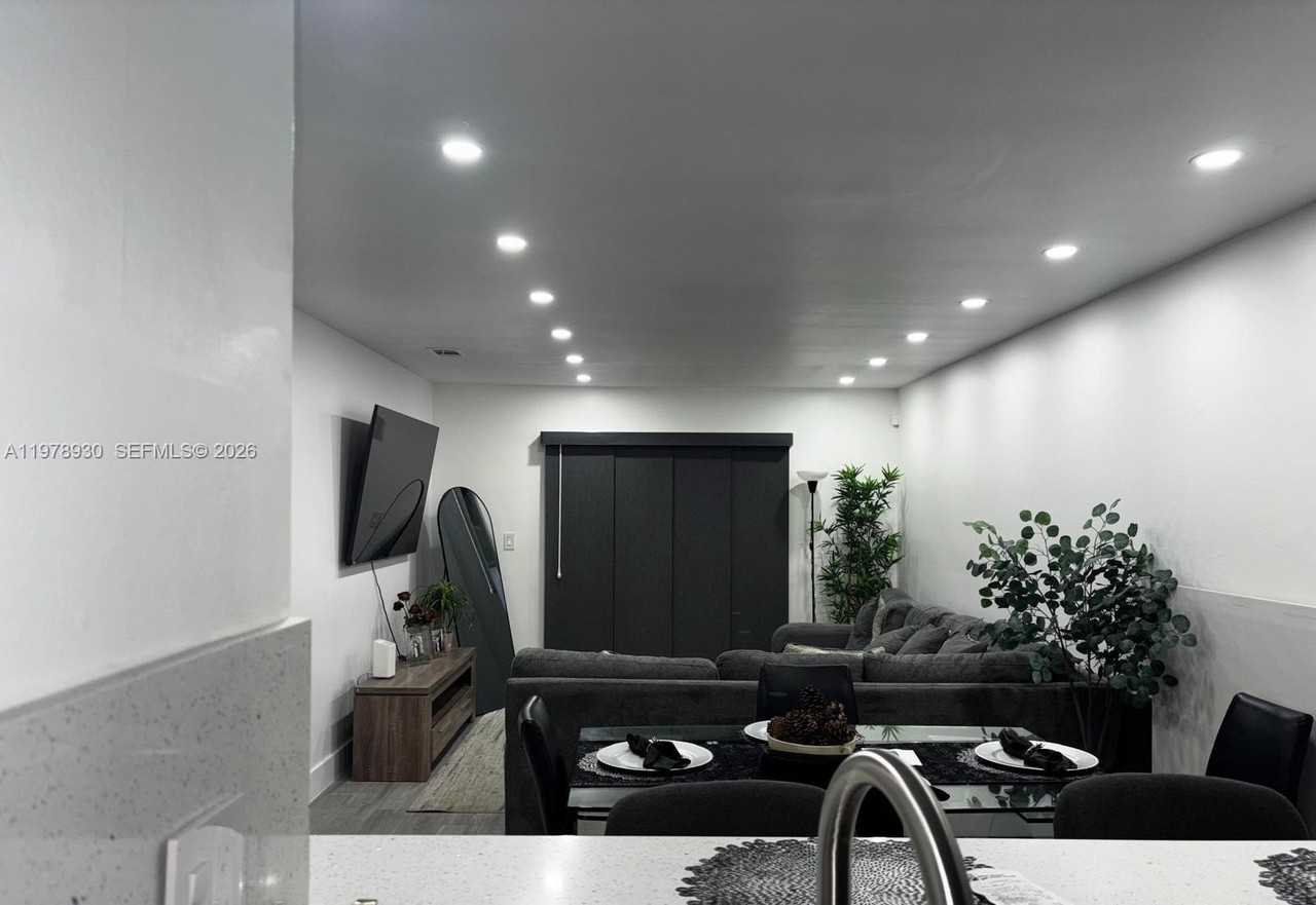 8036 Nw 41st Ct #8036 - Photo 6 of 12