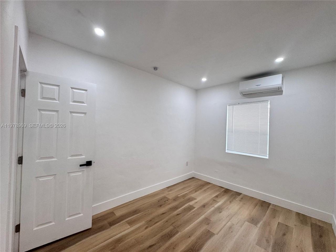 4028 Sw 11th St #4AMADRID - Photo 5 of 9