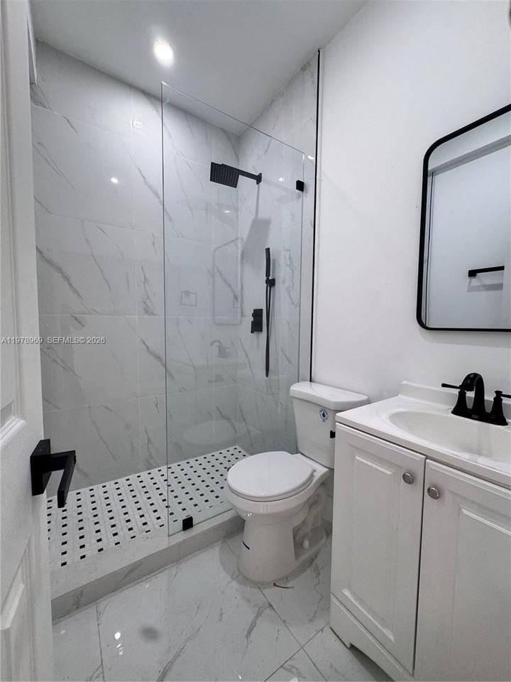 4028 Sw 11th St #4AMADRID - Photo 7 of 9