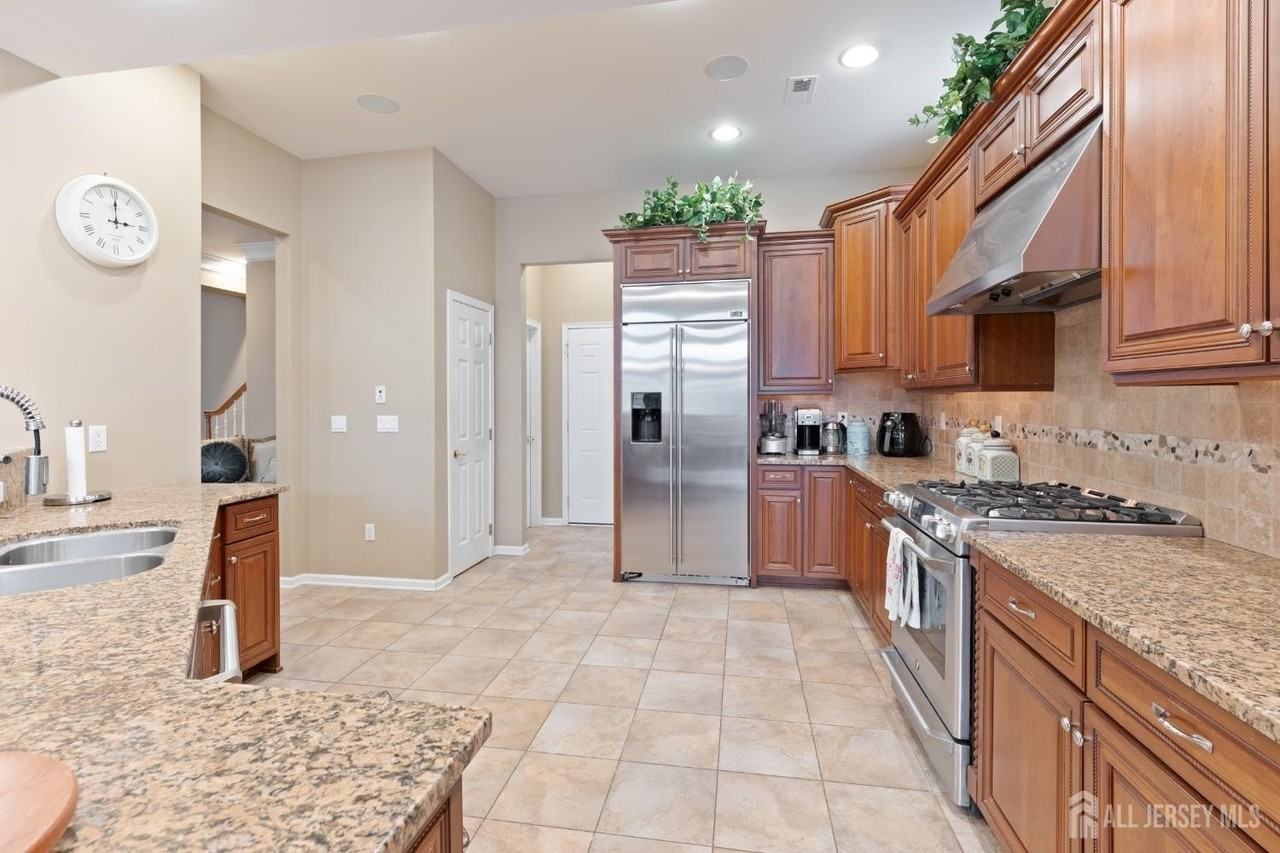 115 Andover Drive - Photo 6 of 32