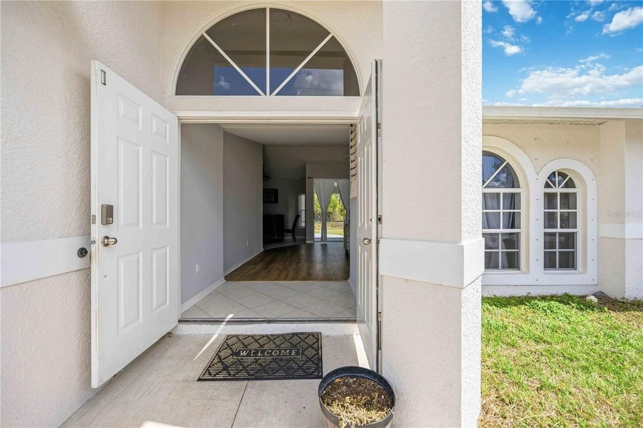 1360 Nora Ln - Photo 2 of 33