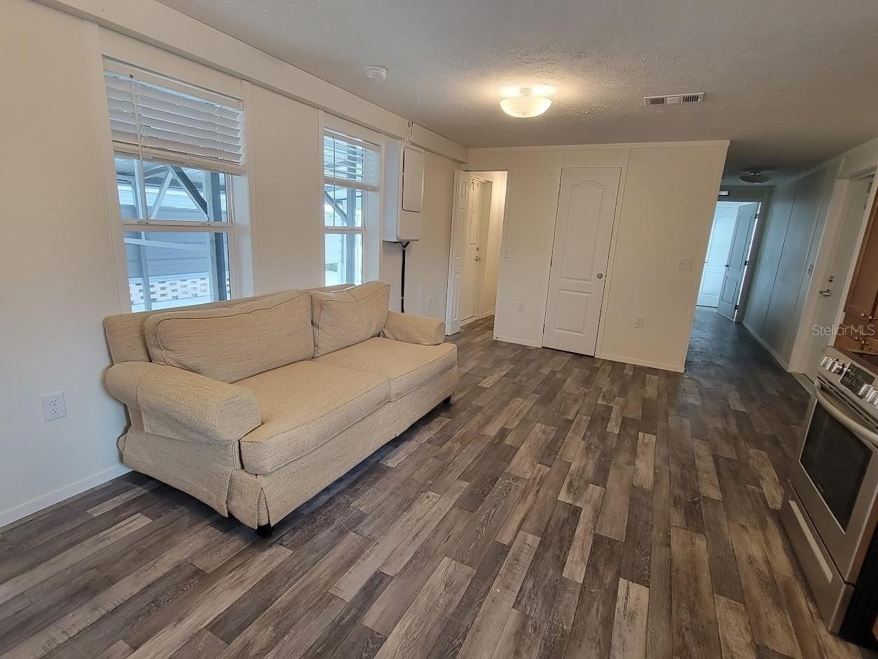 5700 Holiday Park Blvd - Photo 4 of 47