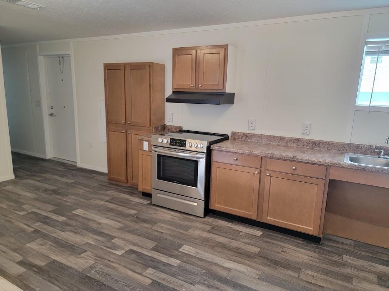 5700 Holiday Park Blvd - Photo 7 of 47