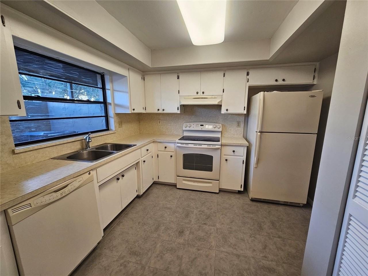 2253 Firestone Pl - Photo 2 of 11