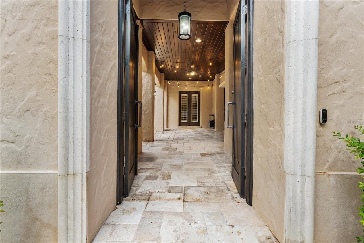 9841 Covent Garden Dr - Photo 4 of 47