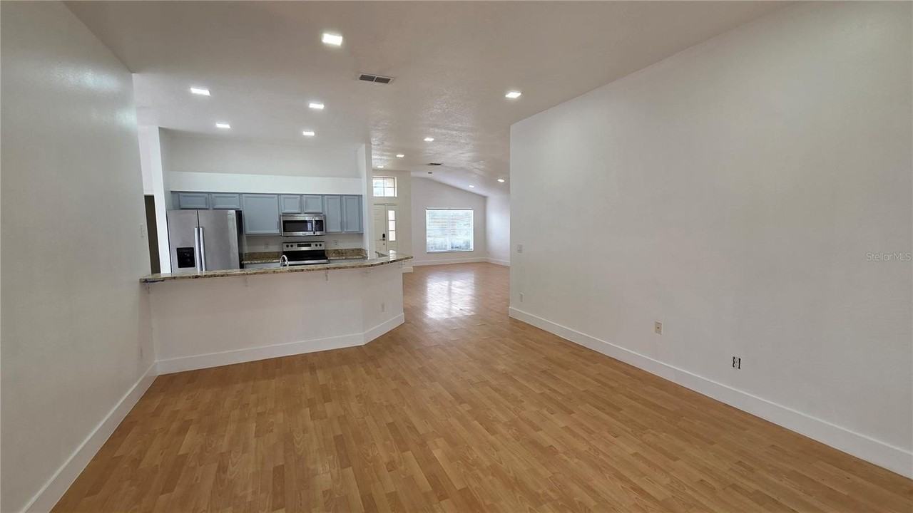 2613 Brookshire Ct - Photo 5 of 21