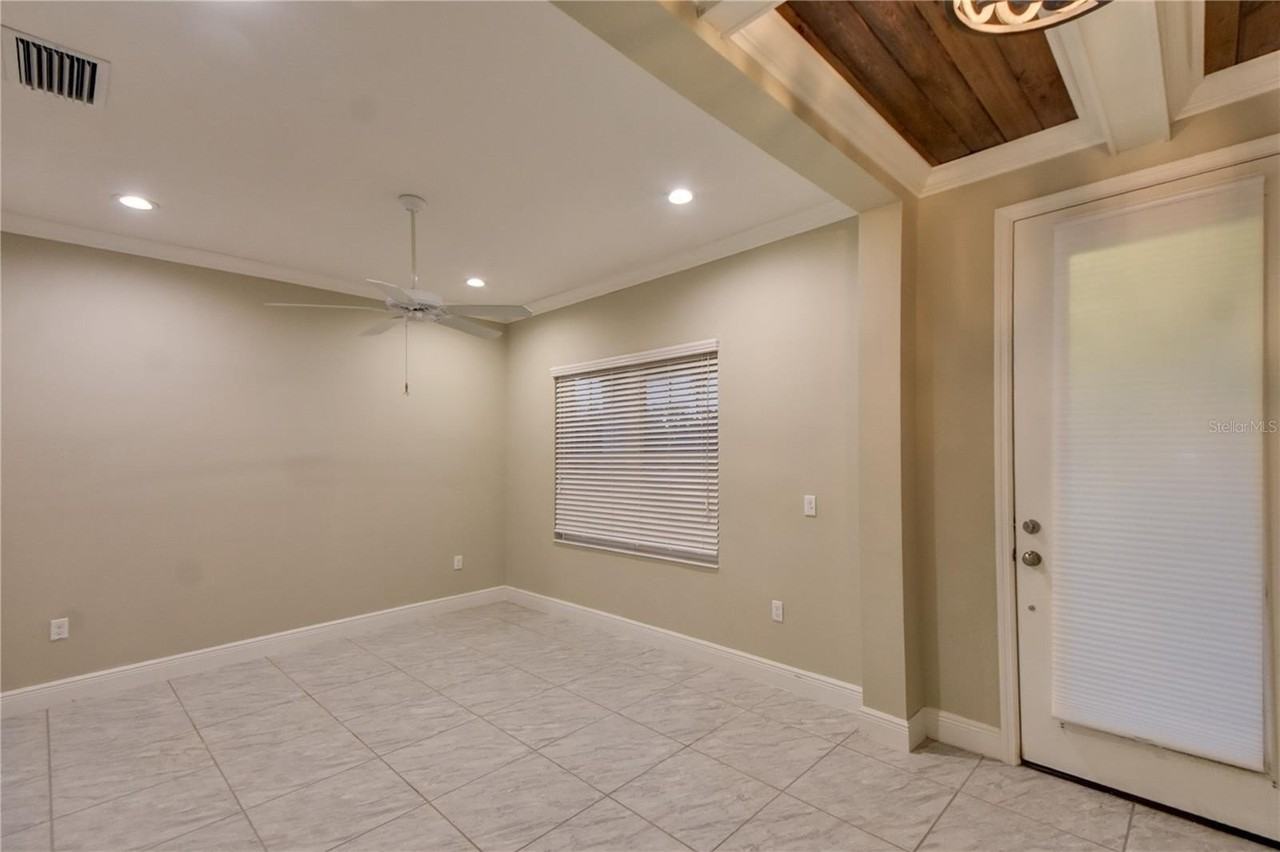 7408 Ridgelake Cir - Photo 6 of 39