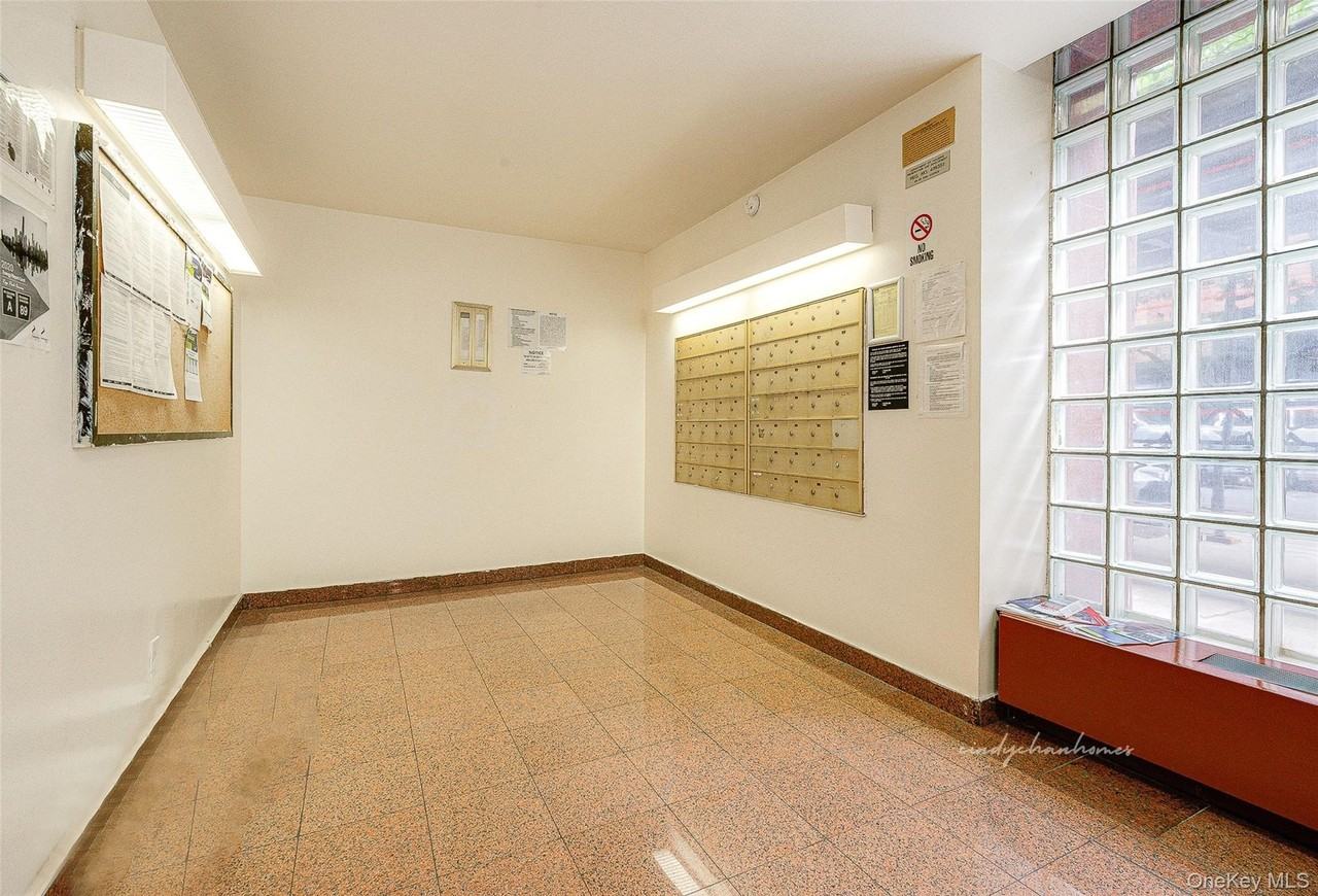 9430 60th Ave Apt 1h - Photo 3 of 28