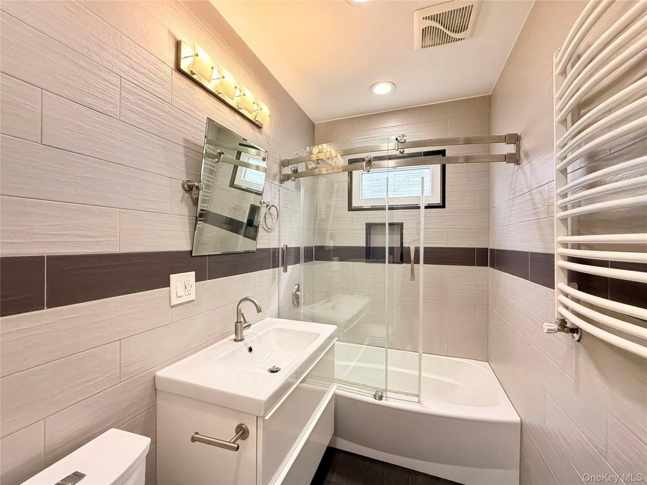 7027 65th St Unit 2 - Photo 7 of 13