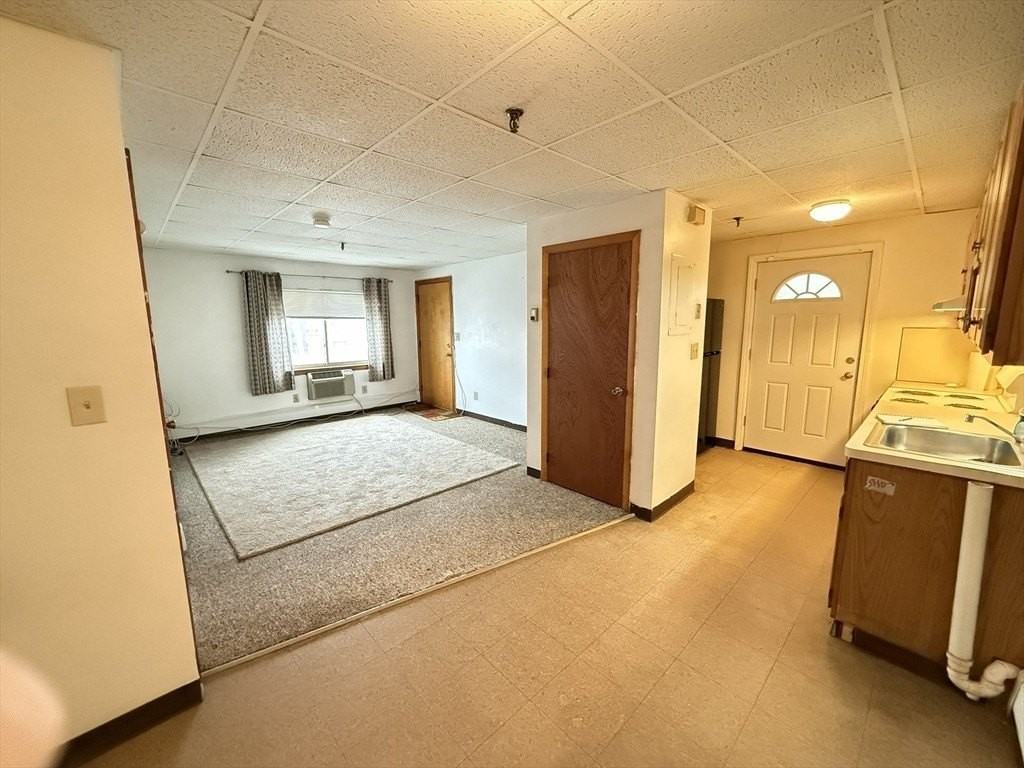 12A Hammond St Unit A - Photo 3 of 10