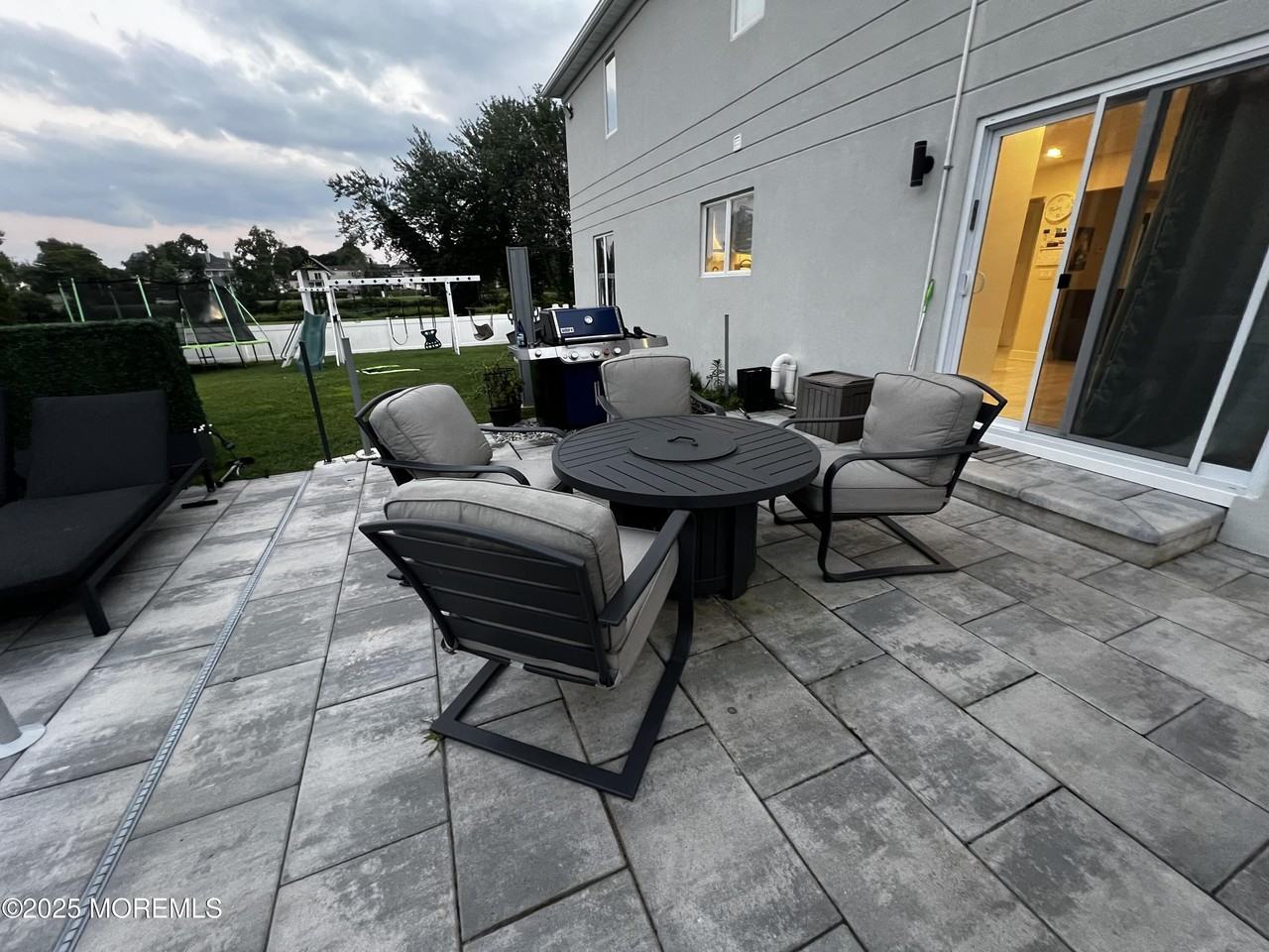 799 Bowyer Ave - Photo 3 of 33