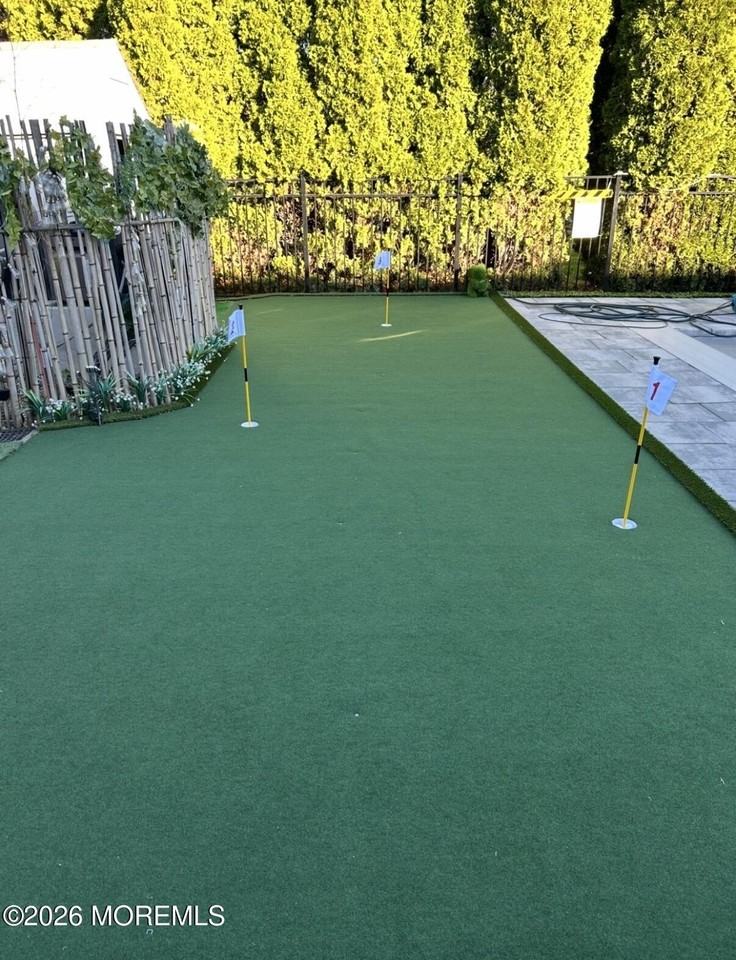 799 Bowyer Ave - Photo 6 of 33