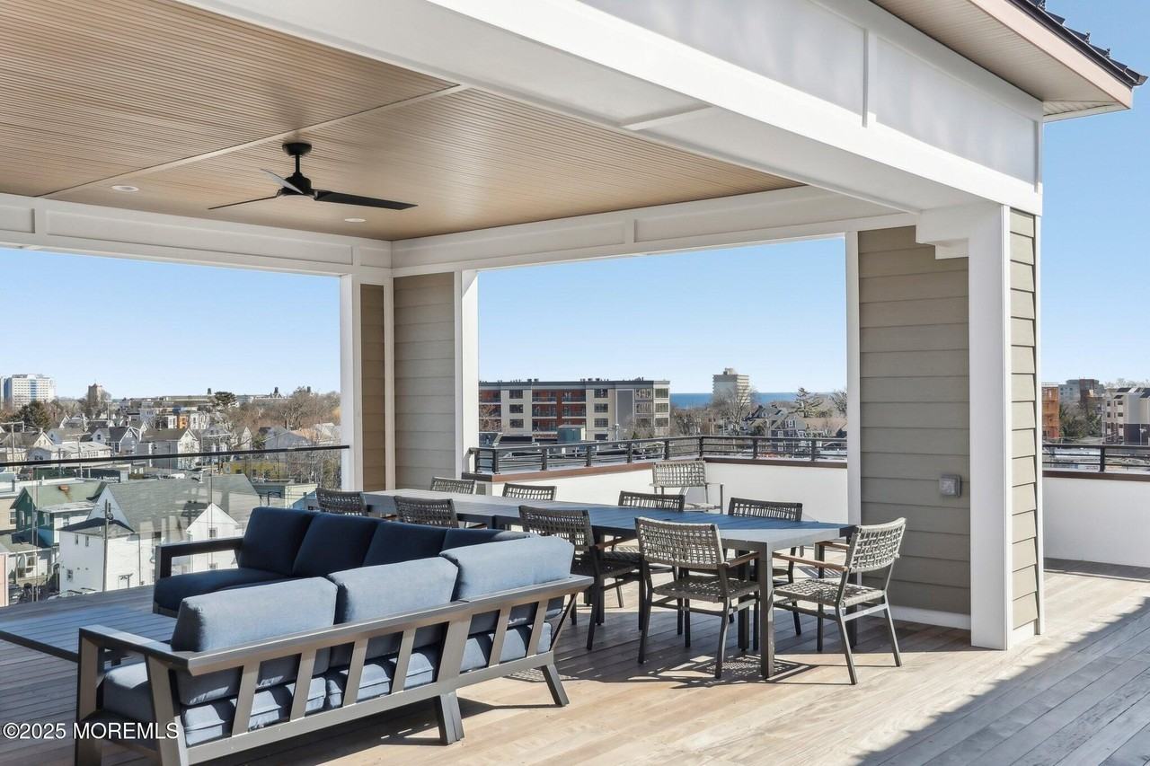 272 Willow Ave #411B