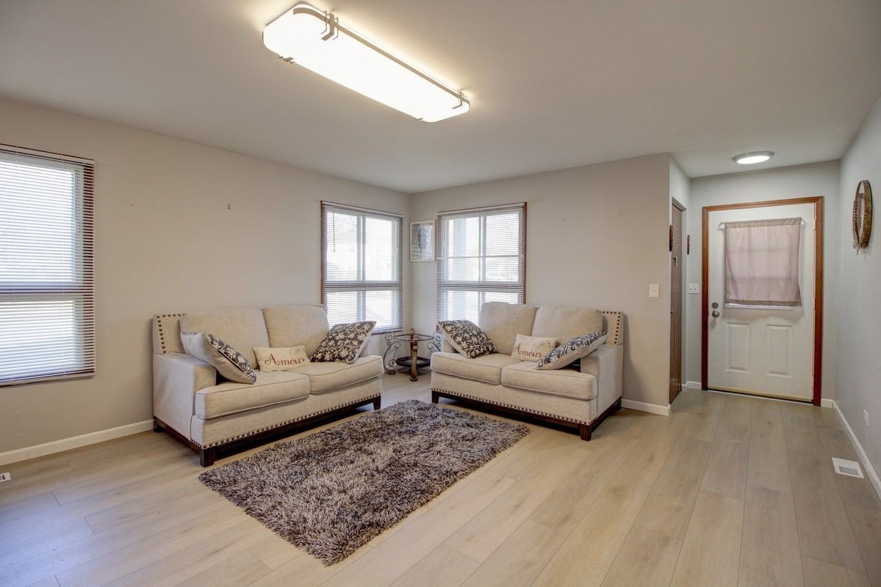 1741 Tufts Ct - Photo 2 of 20