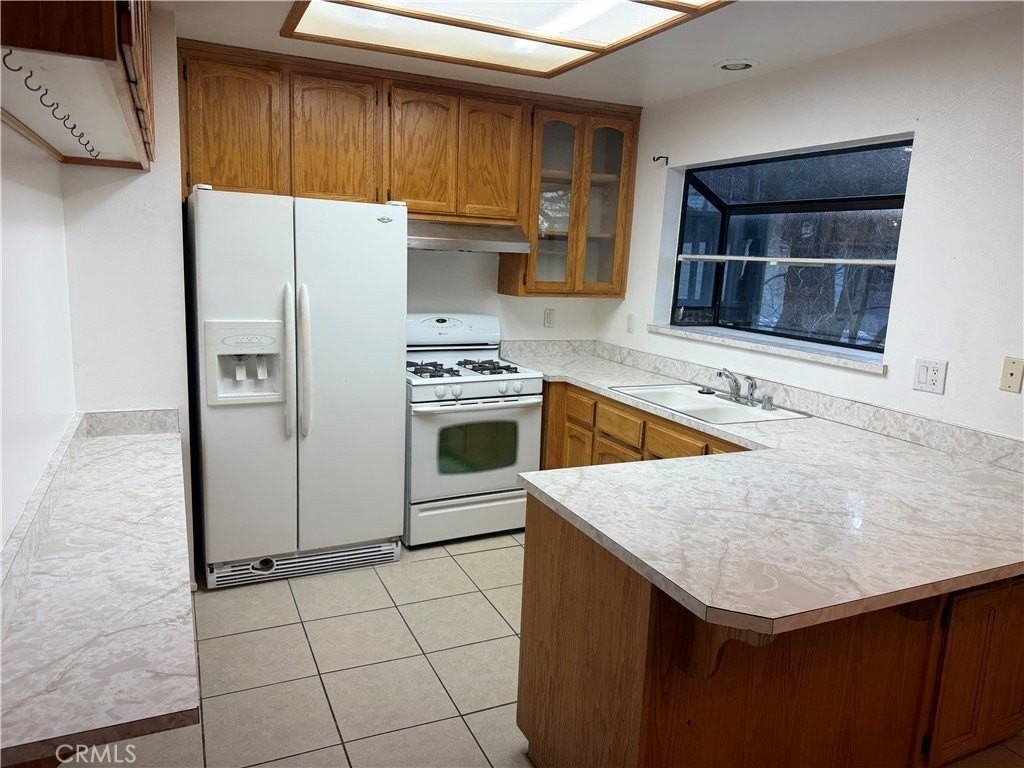 28282 Larchmont Ln - Photo 6 of 9