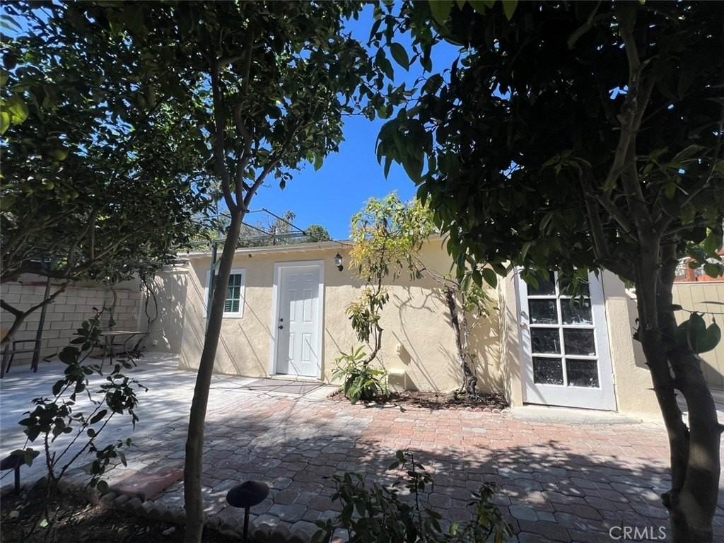 1011 San Pascual Ave