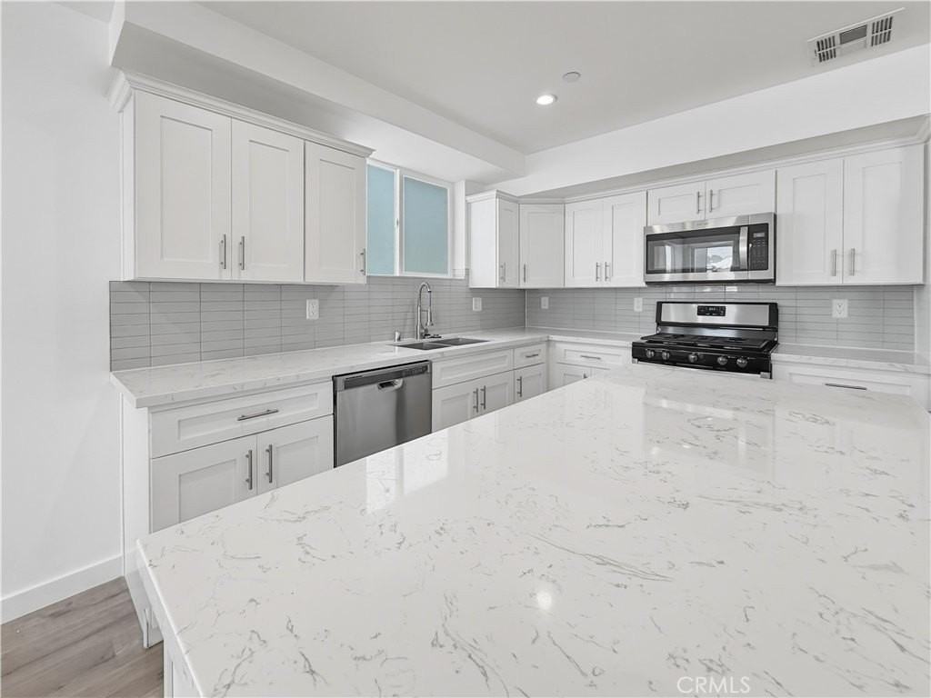 10918 Hesby St - Photo 4 of 27