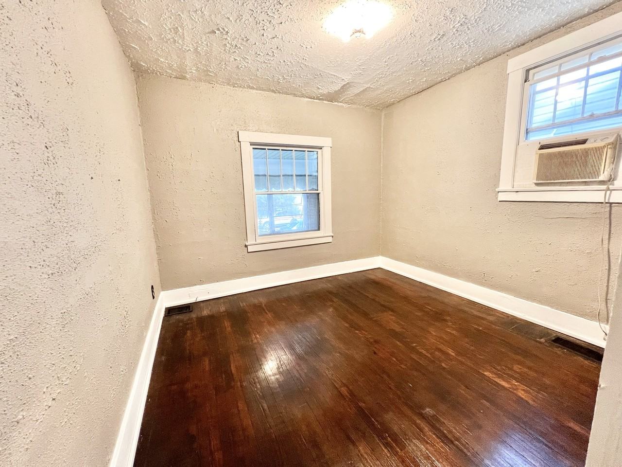 833 S 41st St #1 - Photo 4 of 14