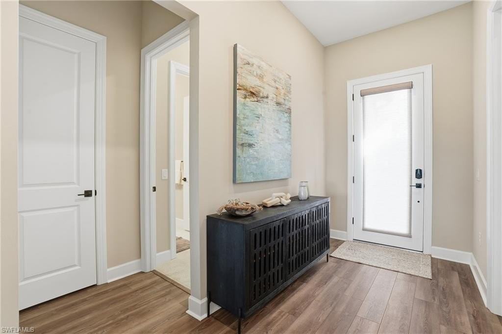 20040 Hartford Blvd - Photo 4 of 34