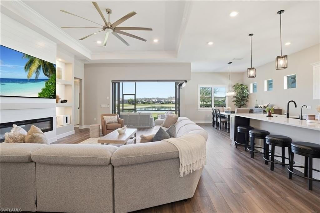 20040 Hartford Blvd - Photo 7 of 34