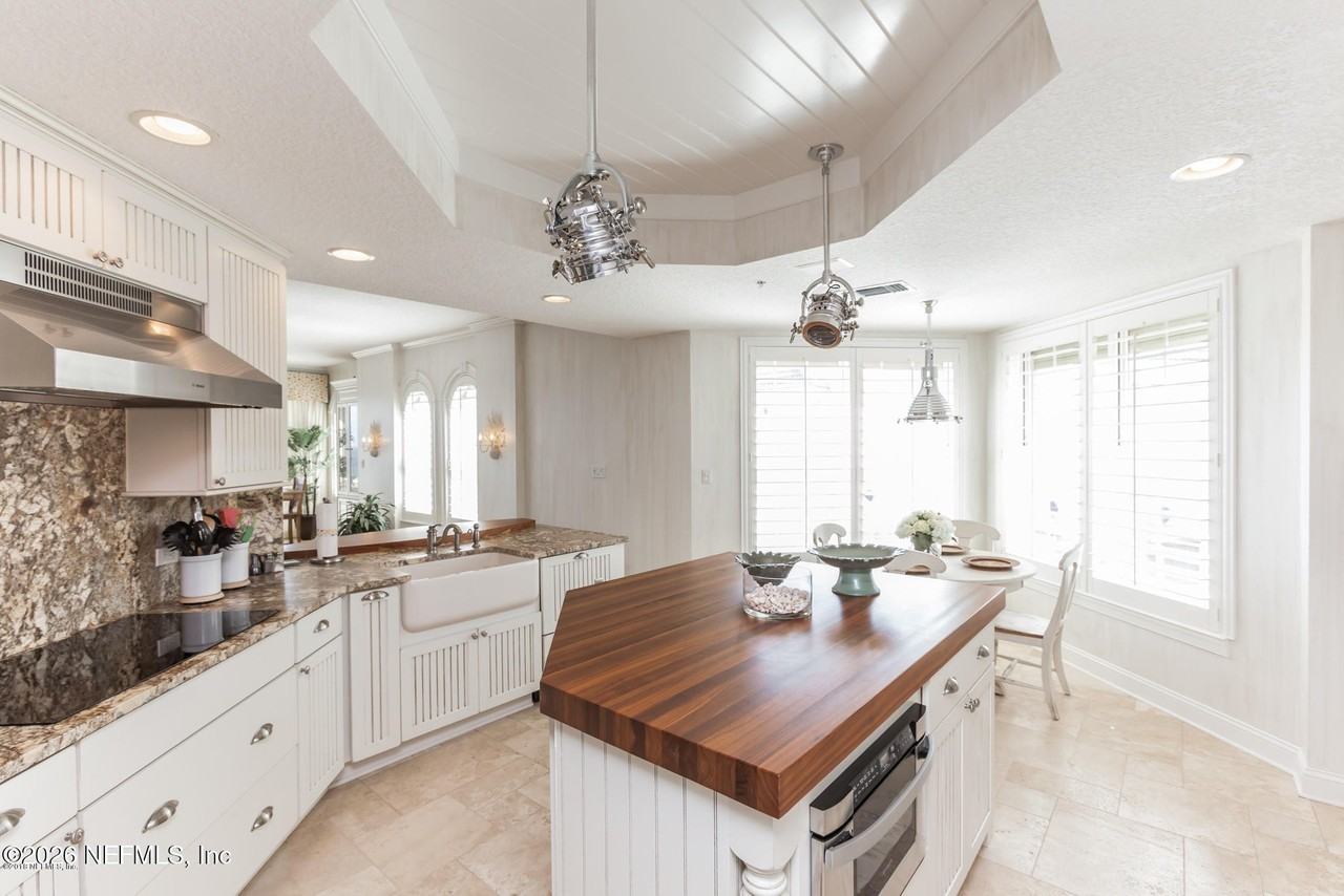 120 S Serenata Dr - Photo 4 of 12