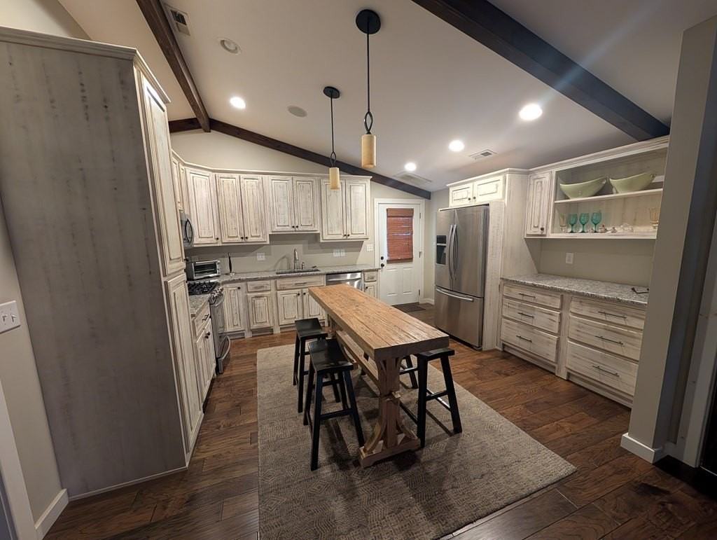 158 Mountain St - Photo 2 of 14