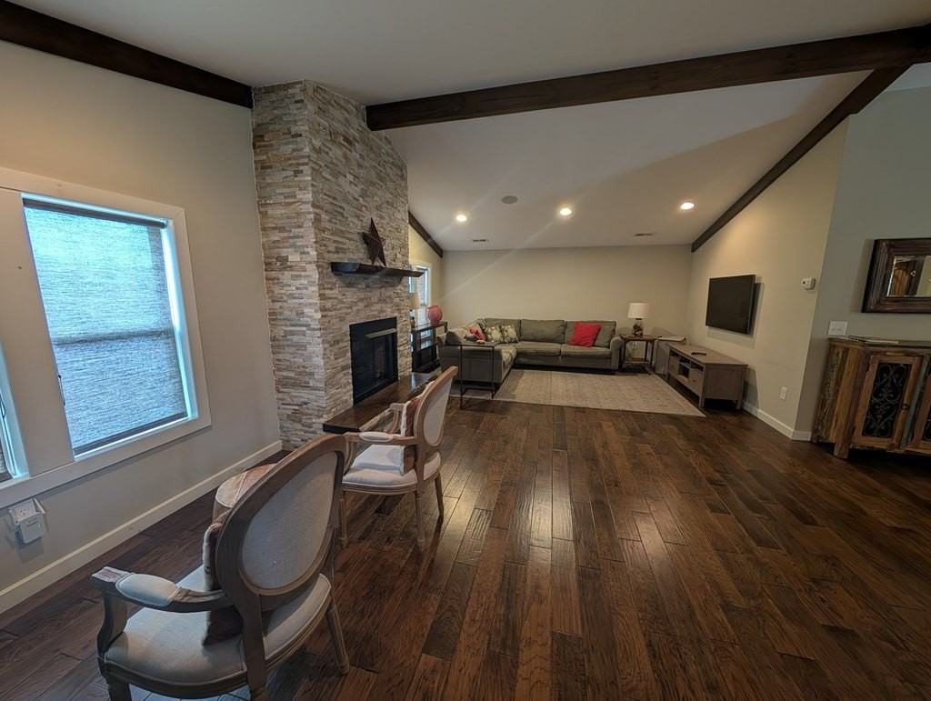 158 Mountain St - Photo 3 of 14