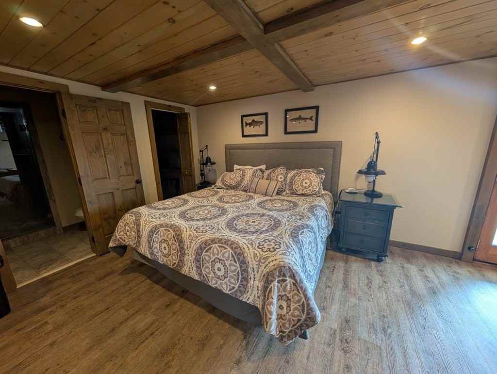 158 Mountain St - Photo 5 of 7